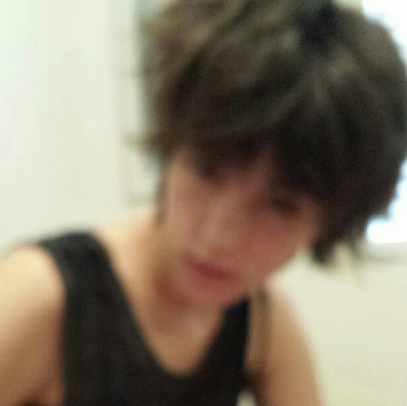 🖖🏼 - Picture 1 of 10